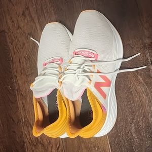 Women's Roav New Balance Sneakers